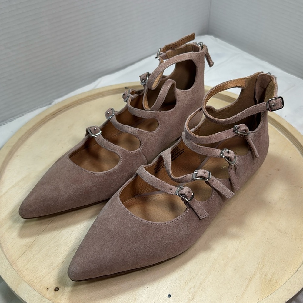 Halogen Kali Pointy Toe Flat Nude Suede Size 7.5